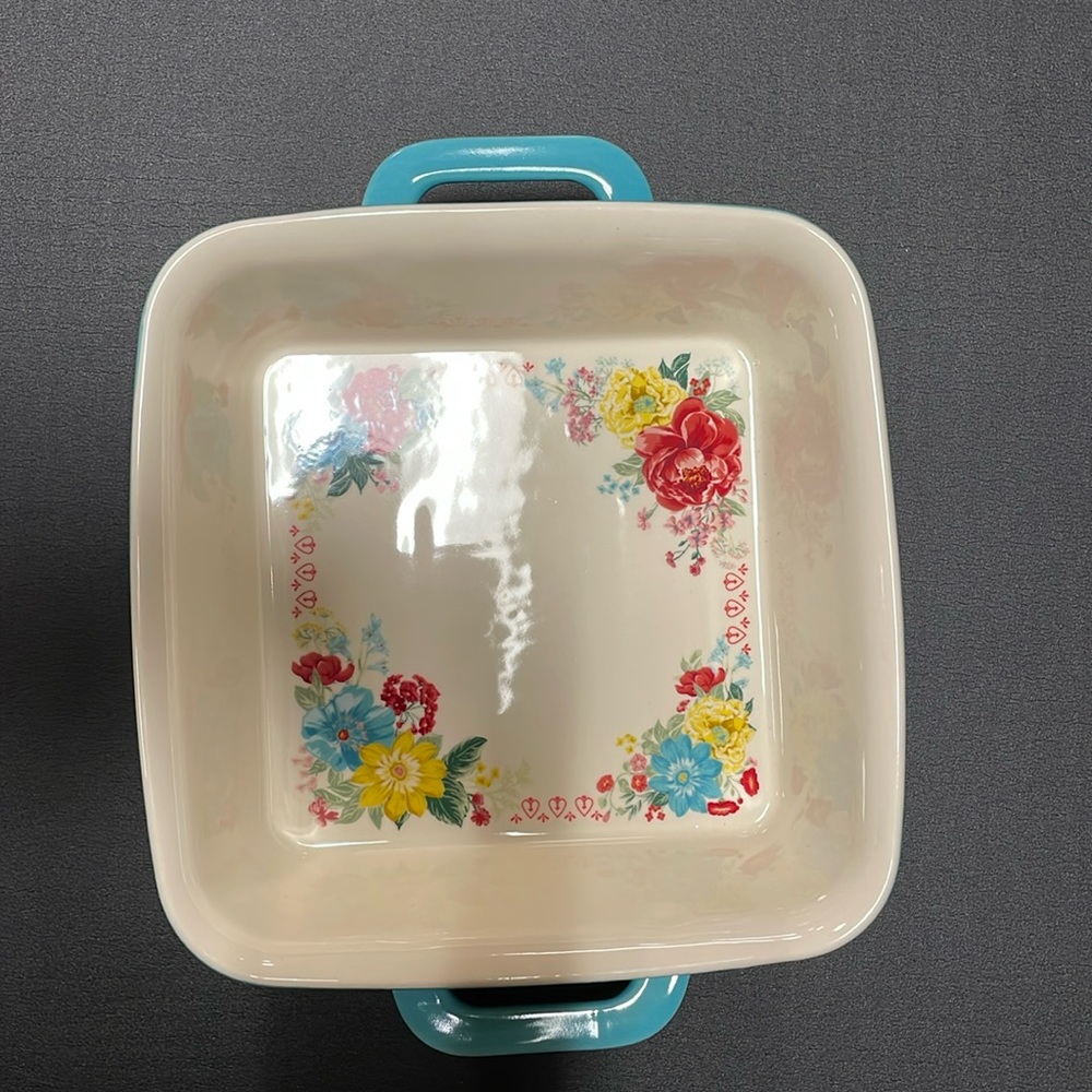 The Pioneer Woman casserole dish